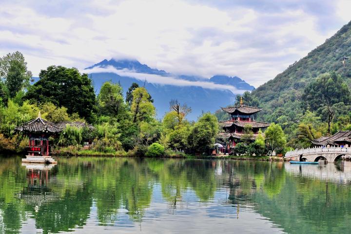 探访中国旅游瑰宝：丽江古城、玉龙雪山、黄山，哪个更惊艳？